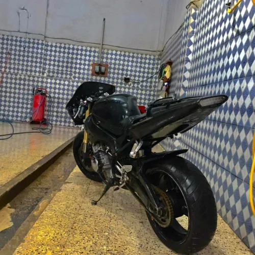 Tiurmph + yamaha Yamaha 2006