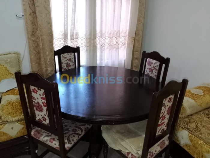 Tables avec chaises