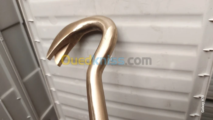 Pied de biche en bronze ADF
