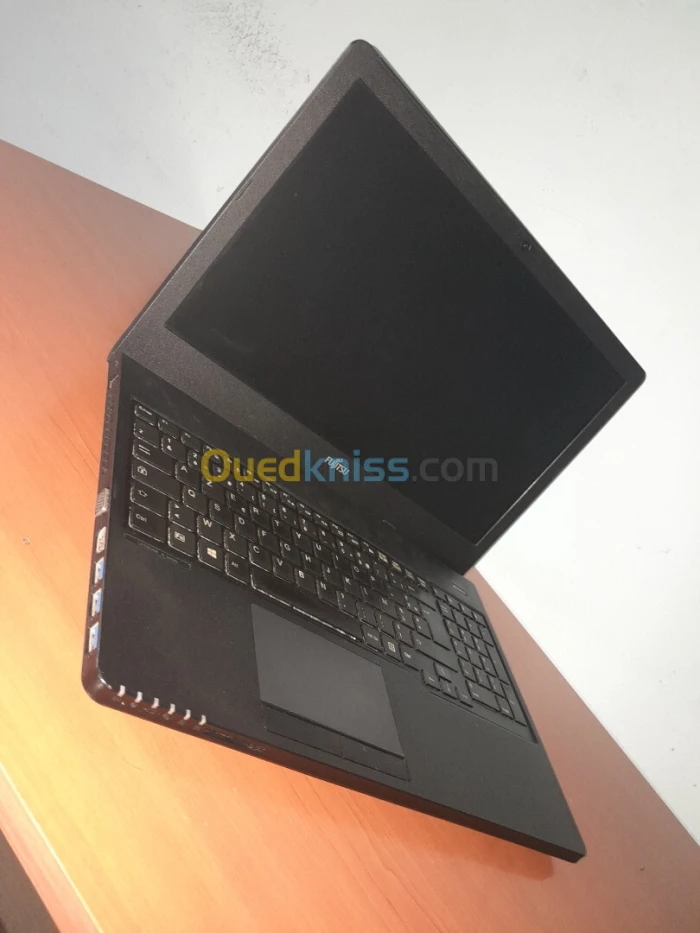 Laptop Fujitsu i3, 8go RAM, 15,6" À VENDRE