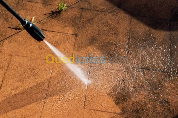 Nettoyage après pluie de sable