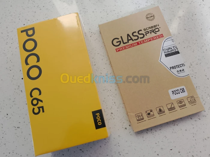 Poco C 65 256Go Bleu + incassable d'origine
