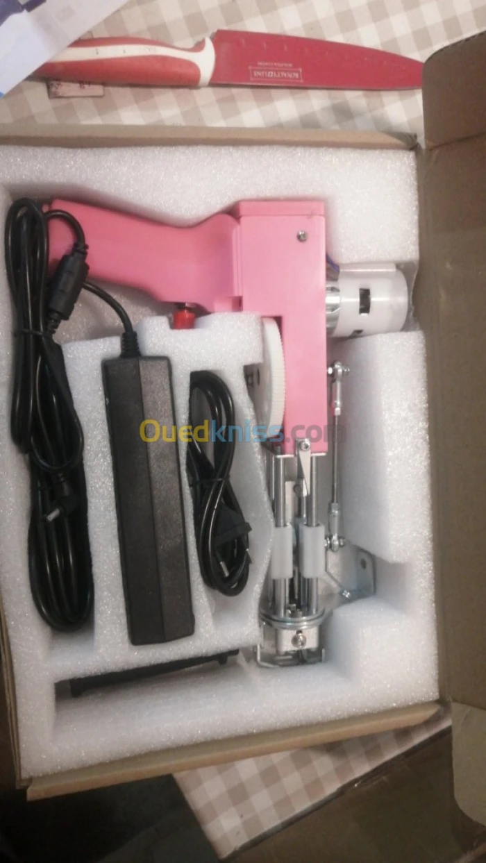 Pistolet a tufting, tufting machine