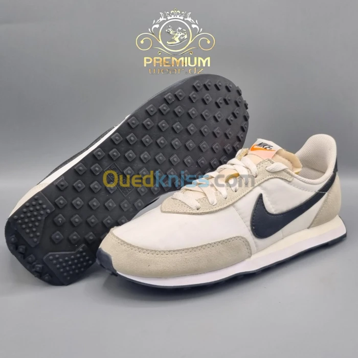 NIKE WAFFLE TRAINER