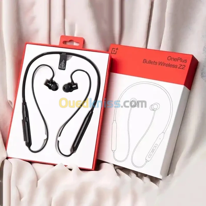 Écouter One Plus Bullets Wireless Z2 Magic Black
