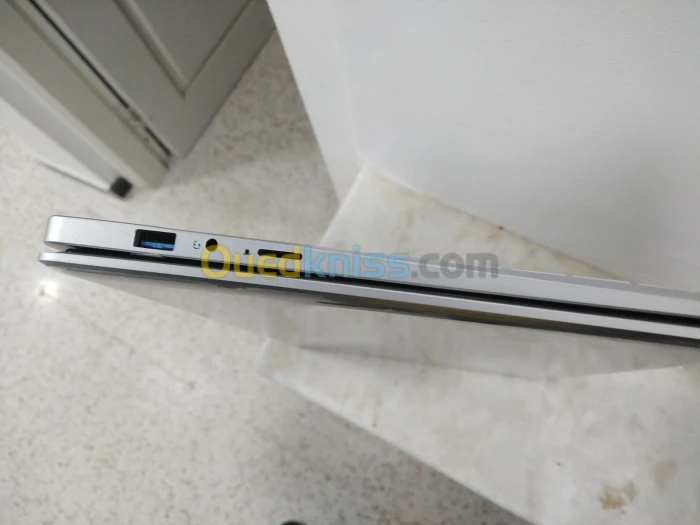 Notebook ècran HD 8GB 1 TB