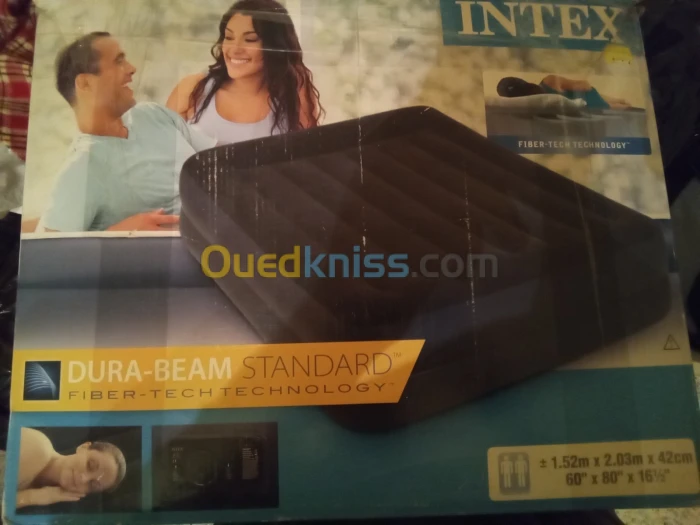 Matelas gonflable INTEX