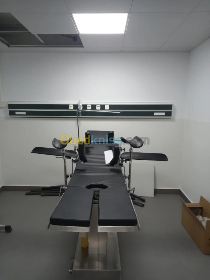 Table opératoire TECHARTMED MT 300 D