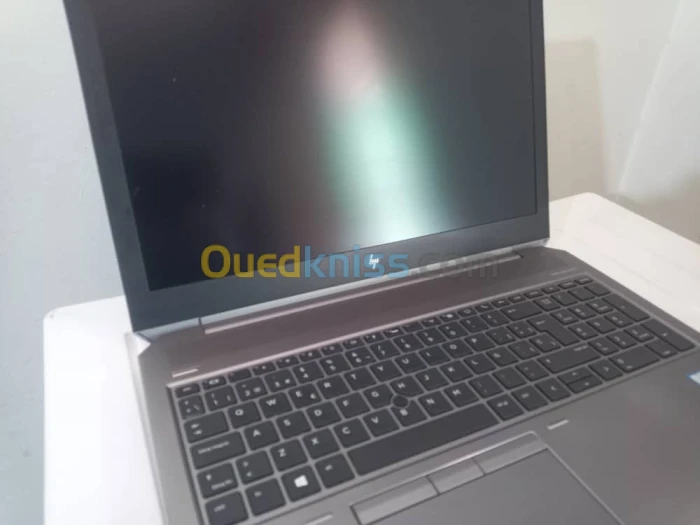 HP ZBook 15 G6 / i7 9850H / RAM 16 GB DDR 4/ SSD 256 GB/ Intel 630/ NVIDIA quadro T2000 /4GB