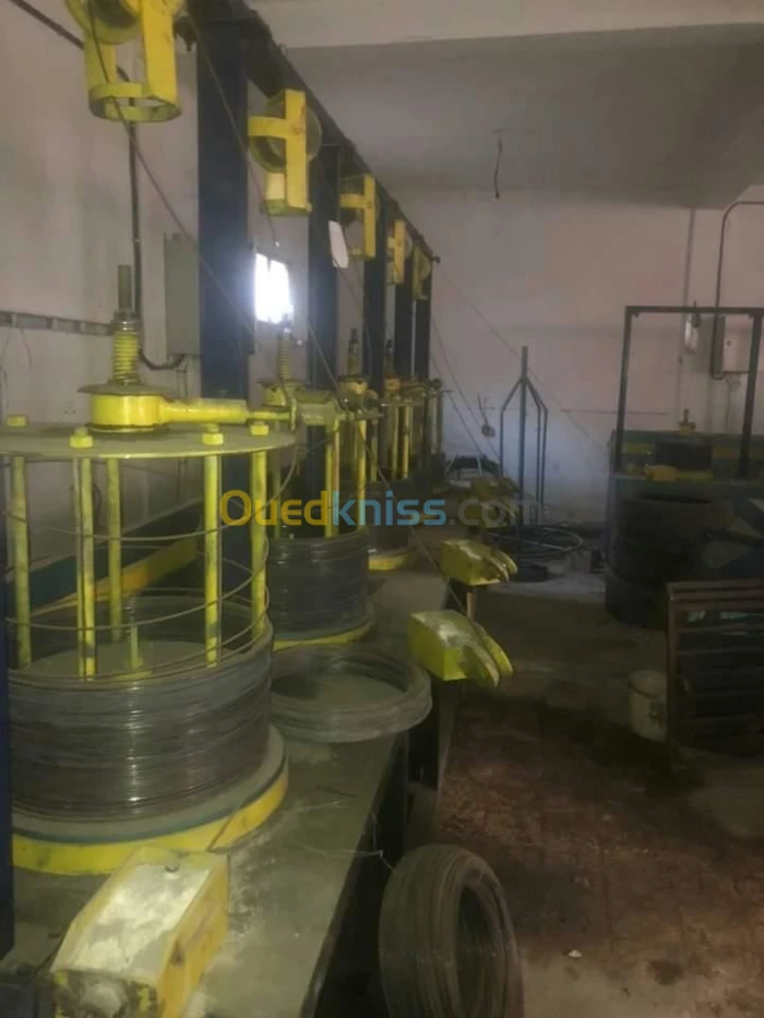 Machine fil d'attache