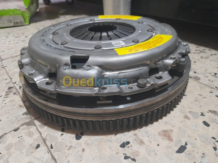 Volant moteur zafira B astra h 1.9 cdti fiat 1.9 jtd /23 dents/