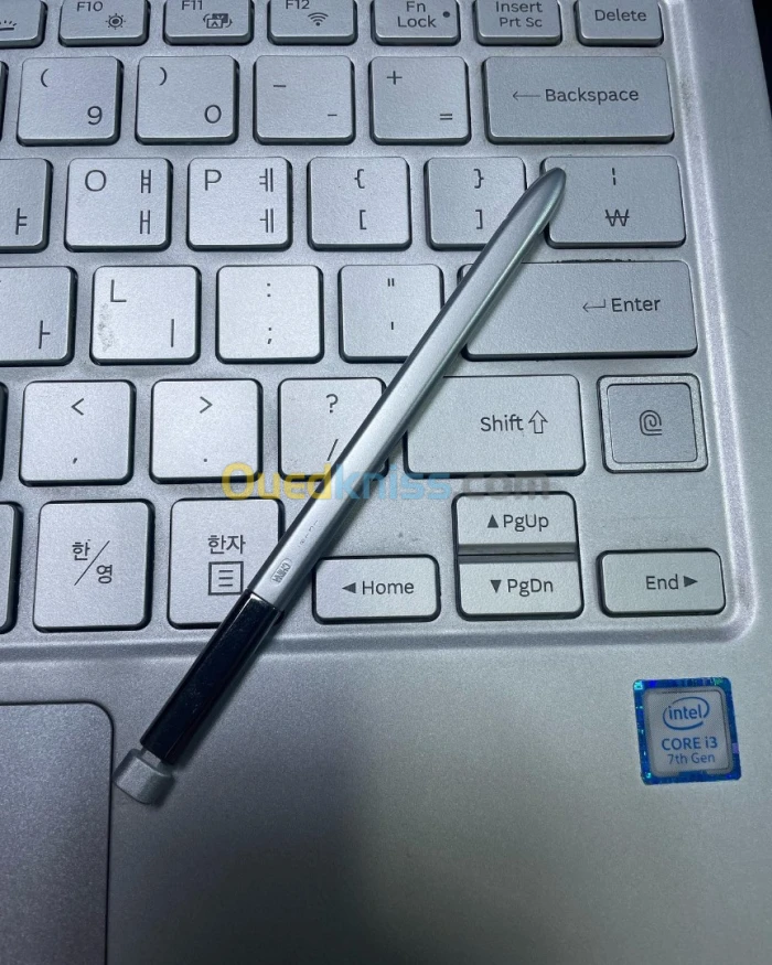 Samsung laptop 13 pouce i3 7 Gen 8 Gb ram 256 Gb ssd ecran tactil x360 stylet disponible etat 10/10