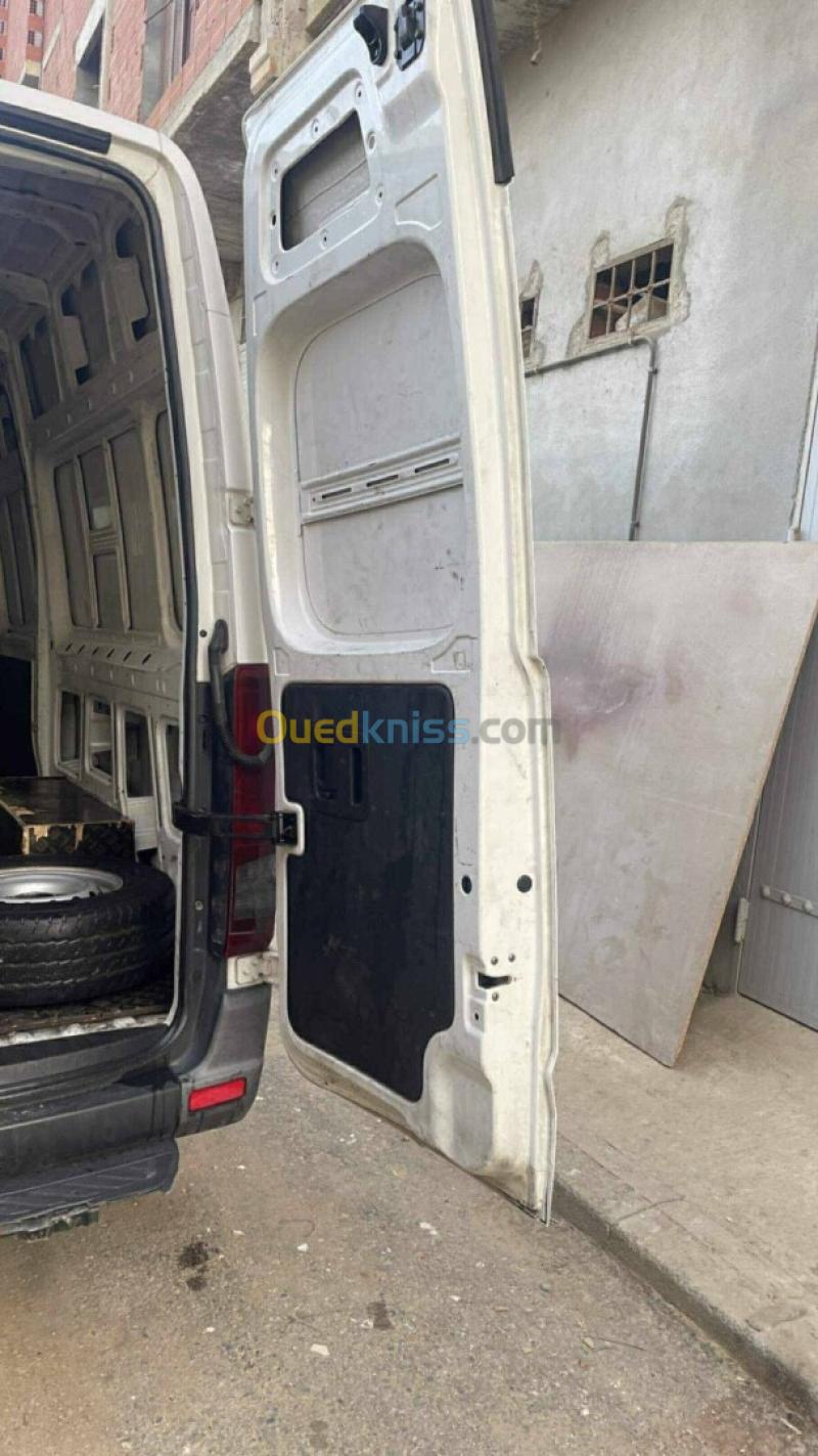 Hyundai H350 2017 3