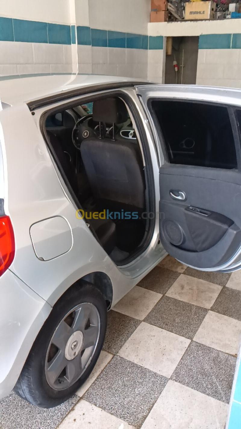 Renault Clio 3 2010 Clio 3 7