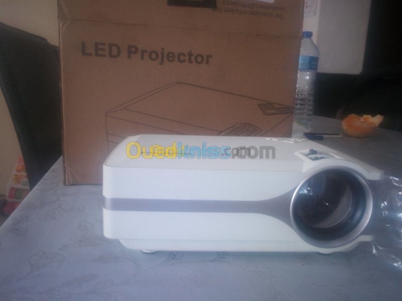 videoprojecteur  LED   mini 