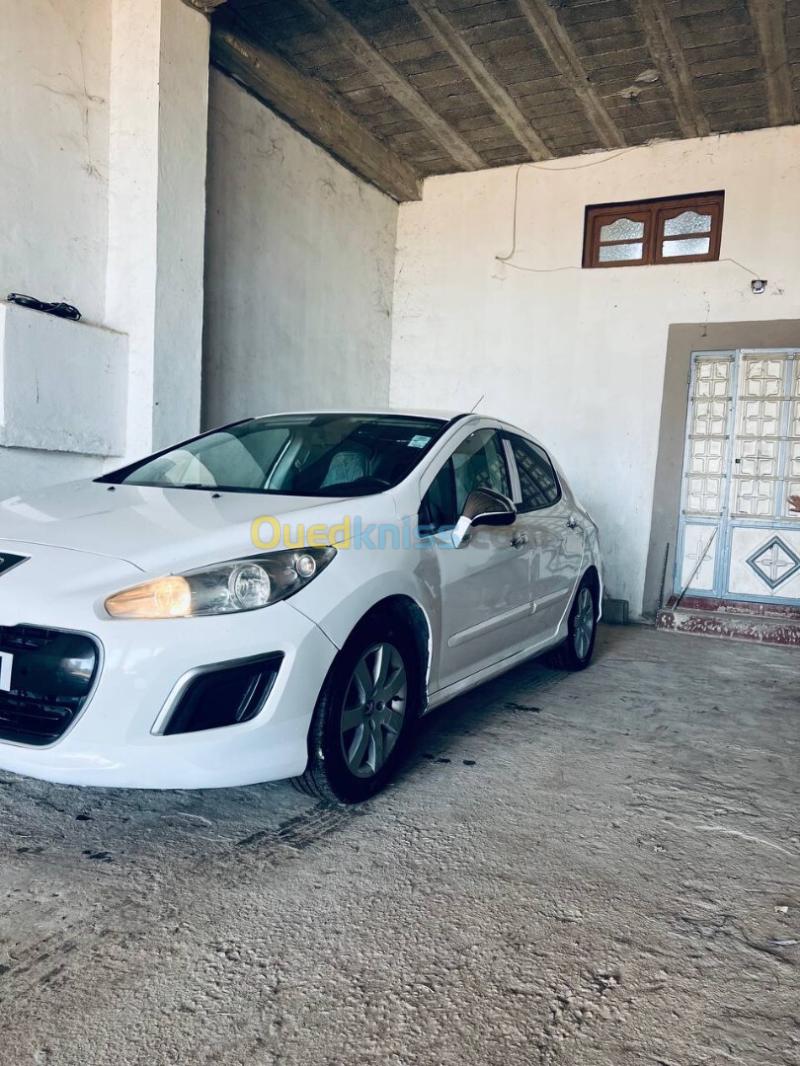 Peugeot 308 2011 Active 3