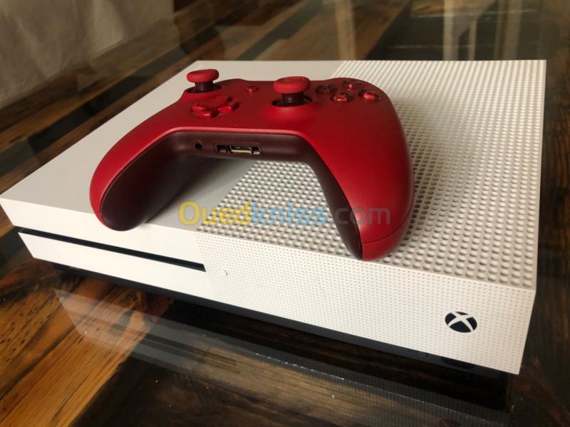  Xbox one S 1To + 3 jeux