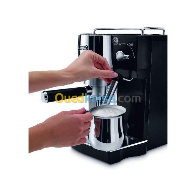 Delonghi Machine a café 1450W à dosette capsule EC820B