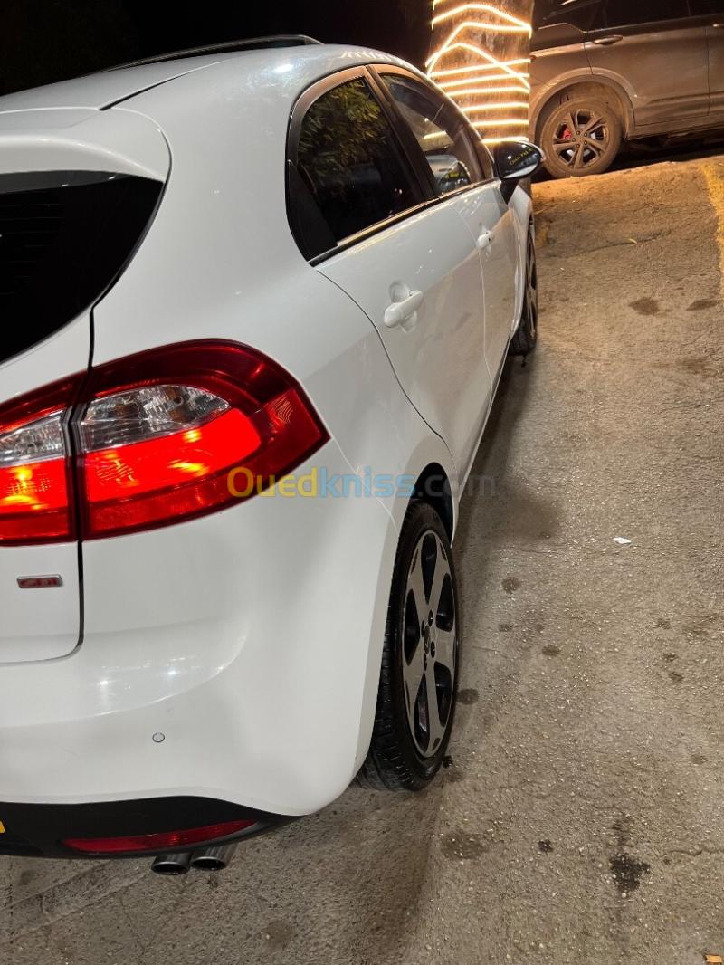 Kia Rio 5 portes 2015  3