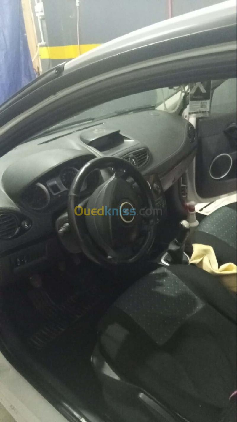 Renault Clio 3 2012 Night and Day 8