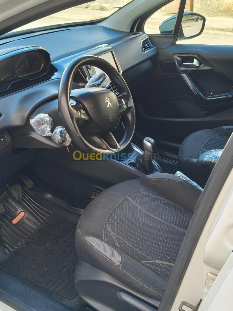 Peugeot 208 2014 Active 15