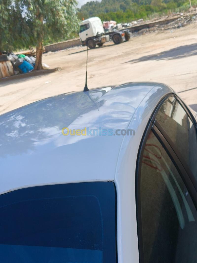 Peugeot 208 2014 Active 8