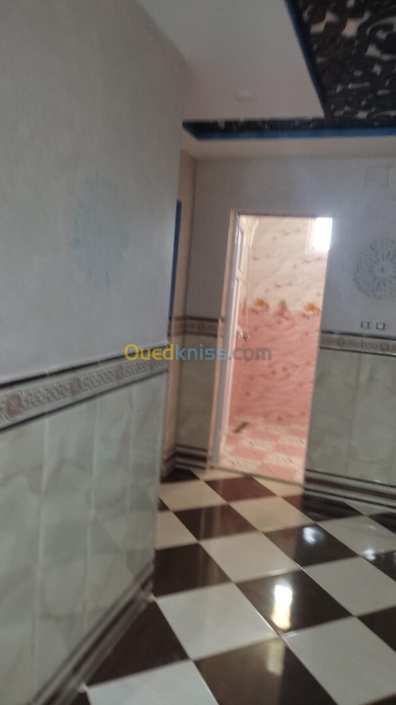 Location Appartement Niveau de villa F3 Skikda Collo 6