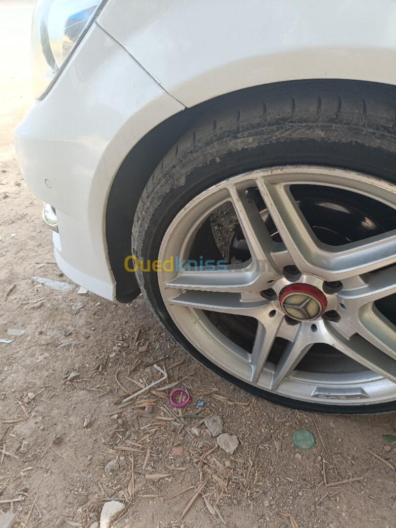 Mercedes Classe C 2013 250 AVANTGARDE Designo 5