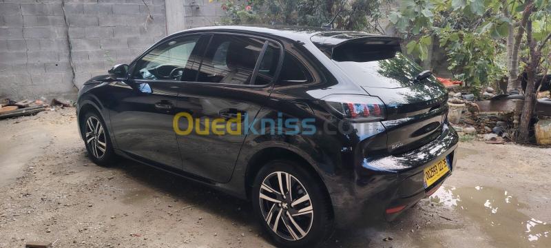 Peugeot 208 2022 Allure 11