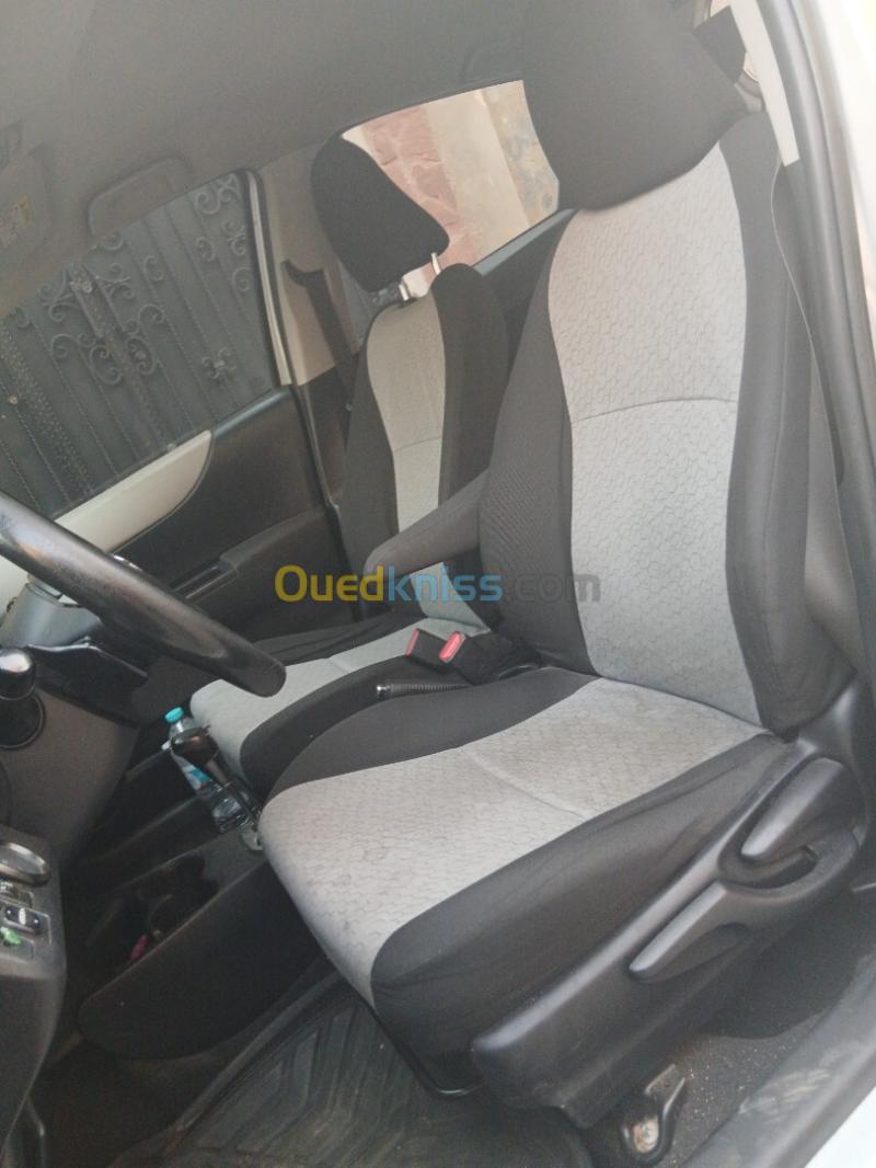 Toyota Yaris 2013  8