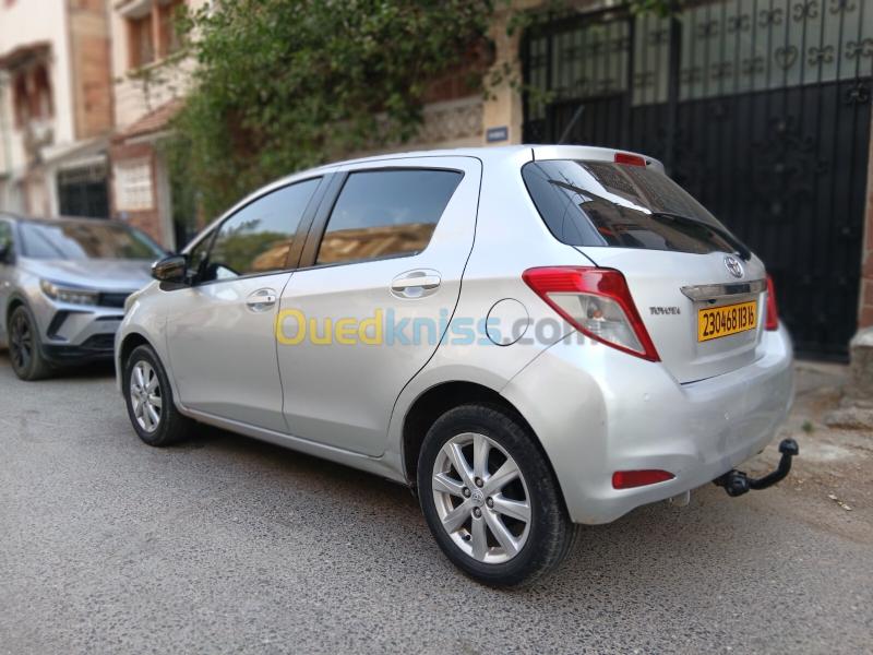 Toyota Yaris 2013  3