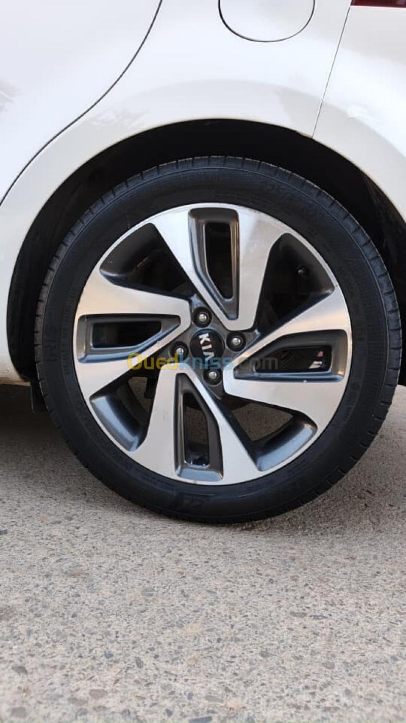 Kia Rio 2017  9