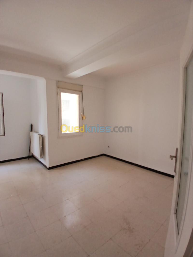 Location Appartement F4 Alger Said hamdine 4