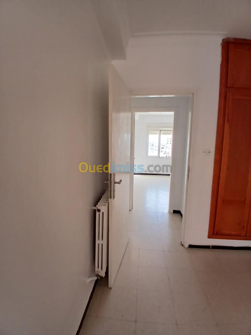 Location Appartement F4 Alger Said hamdine 22