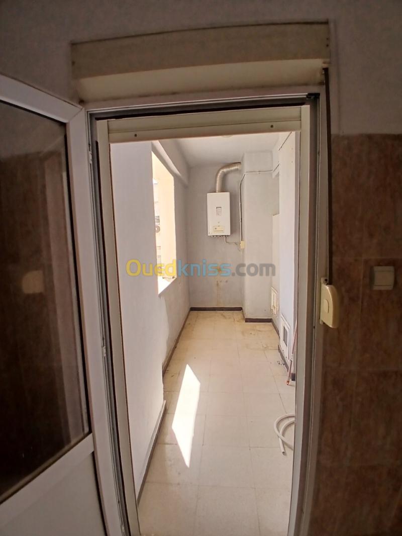 Location Appartement F4 Alger Said hamdine 11
