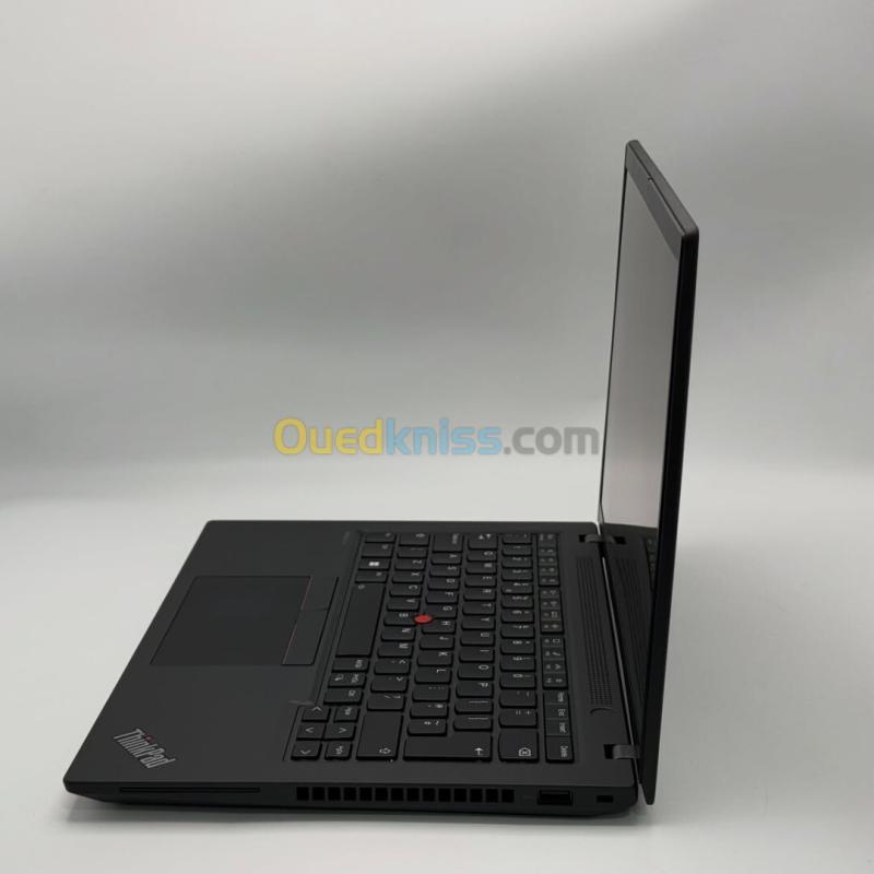 LENOVO THINKPAD P14s Gen 4 / i7 / 64Go DDR5 / 1To / NVIDIA RTX A500 3