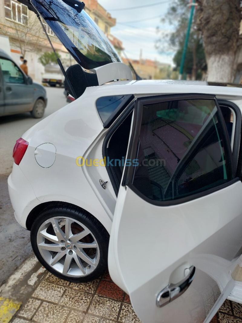 Seat Ibiza 2012 Fully +Toit ouvrant 3