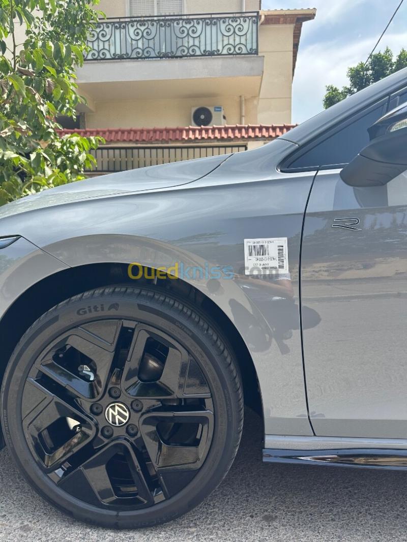 Volkswagen Golf 8 2025 R Black Edition  3