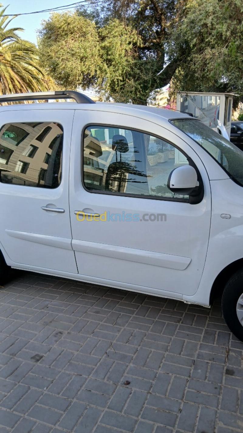 Renault Kangoo 2021 Authentique + 4