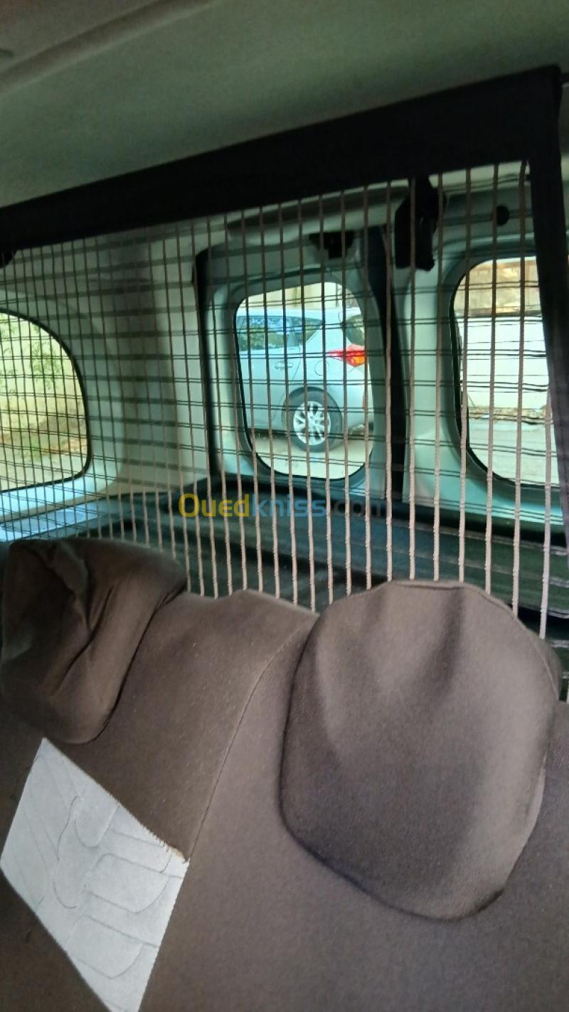 Renault Kangoo 2021 Authentique + 11