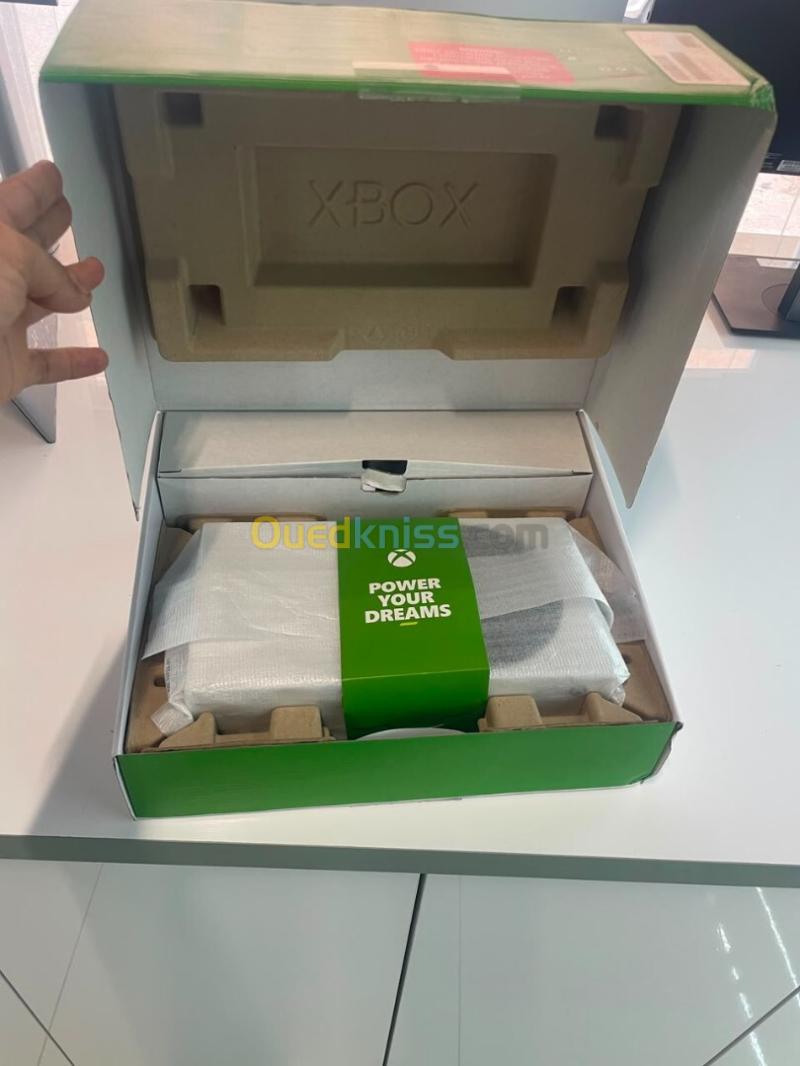 Xbox Serie S avec boite trés bonne état 7