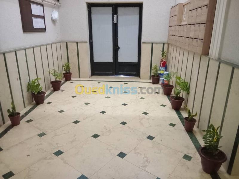 Location Appartement F5 Alger Mahelma 4