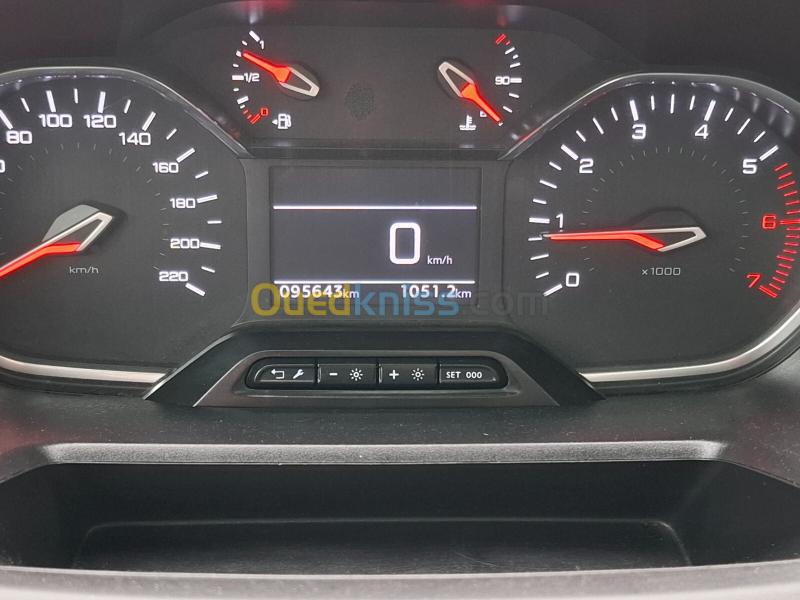 Peugeot Rifter 2023 Allure 4