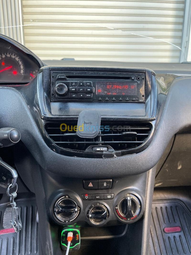 Peugeot 208 2013 Access 16
