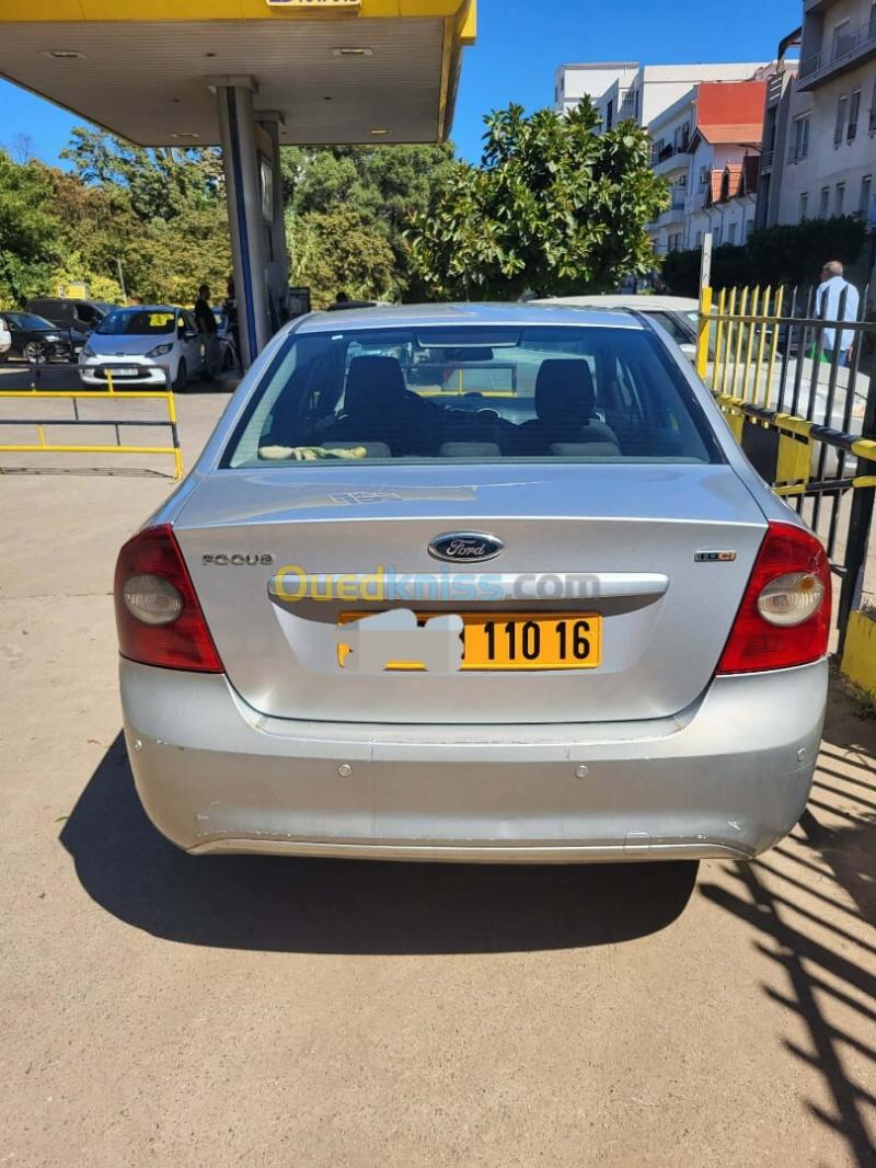 Ford Focus 4 portes 2010  2