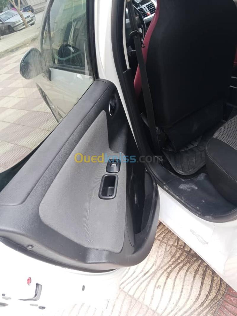 Peugeot 207 2010 Allure 5