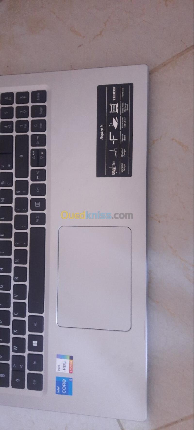 Micro portable acer aspire5 avec carte graphic iris xe 8gb 4
