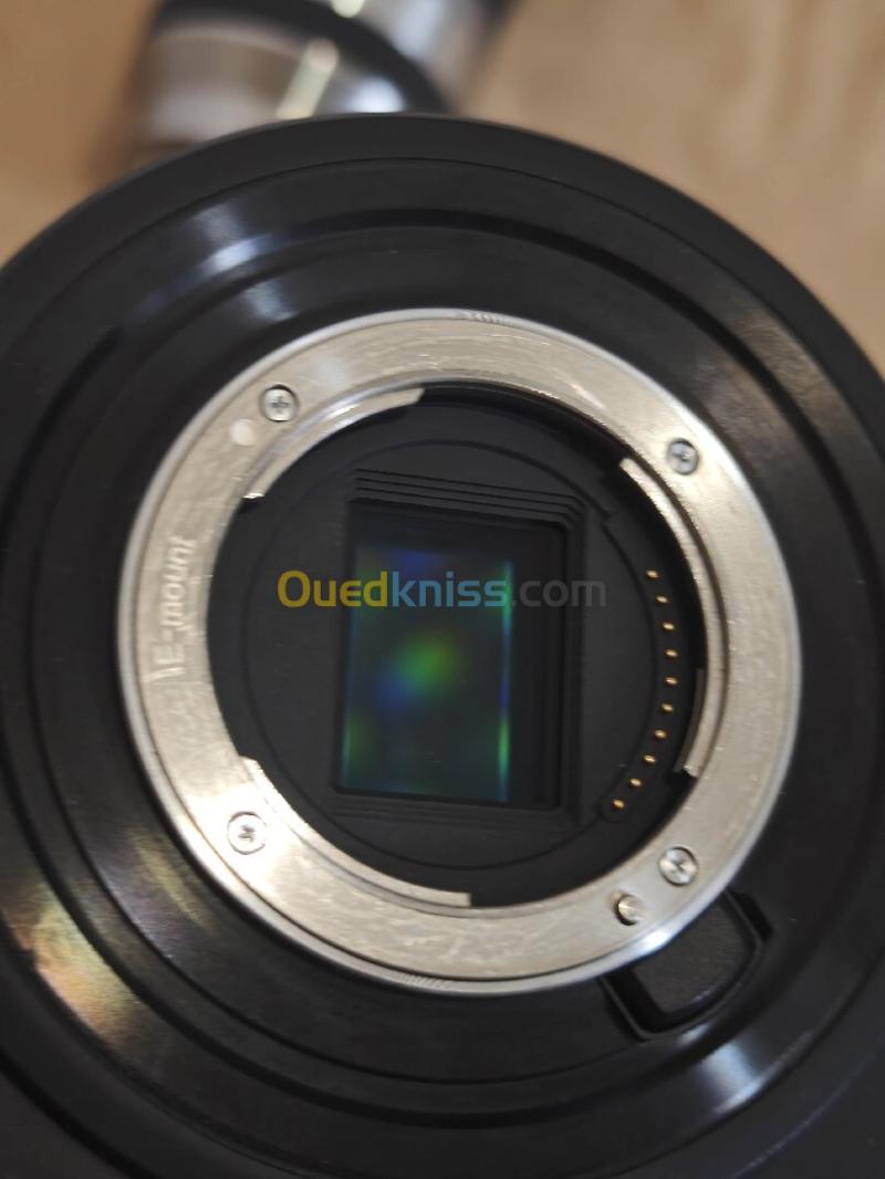 Sony FS700 avec objectif 18-200mm 4