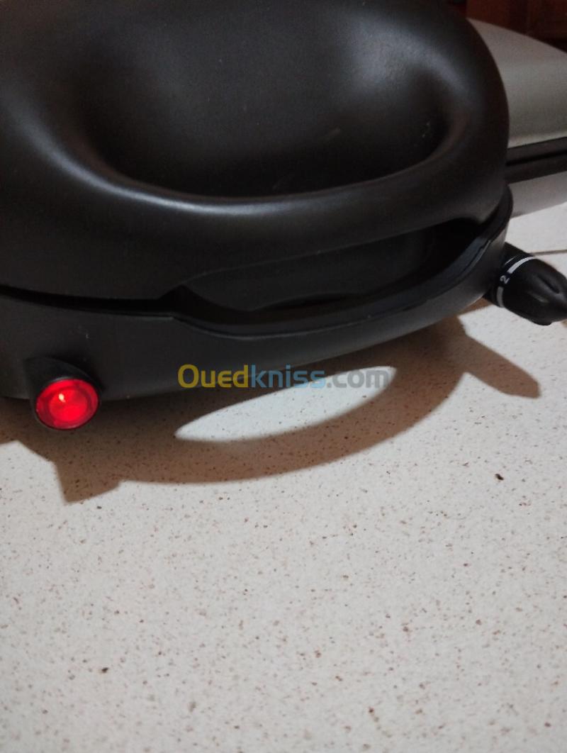 Panineuse 1800 W  4