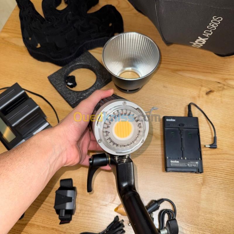 GODOX ML60BI 4